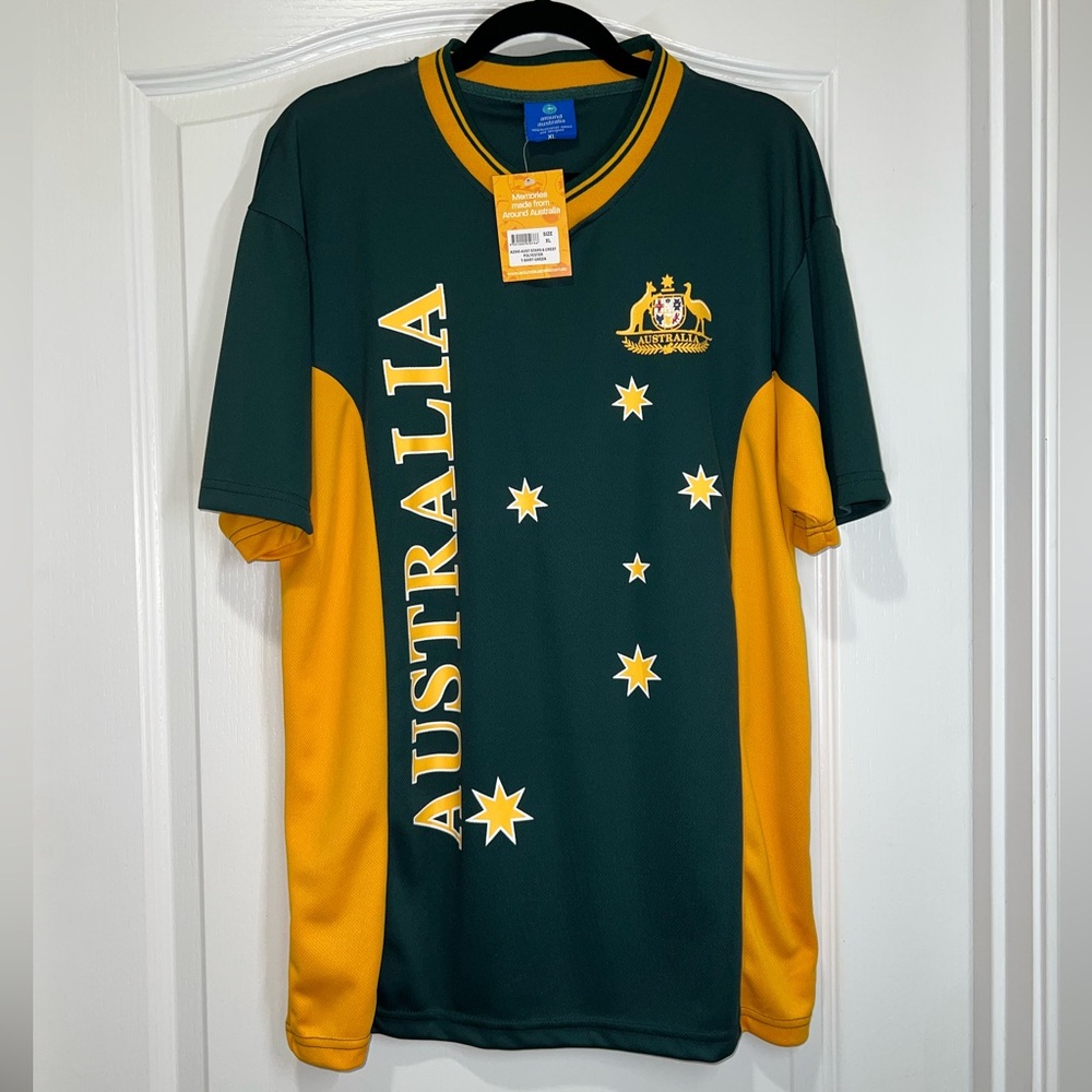 Australia Rugby Jersey NWT Gold & Forest Green V-Neck Short Sleeve Men’s XL